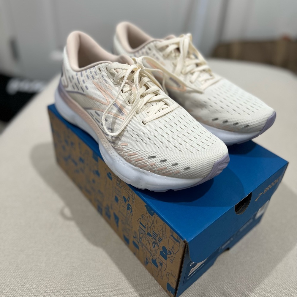 Brooks Glycerin 20 - BRAND NEW WITH BOX - Size 8.5